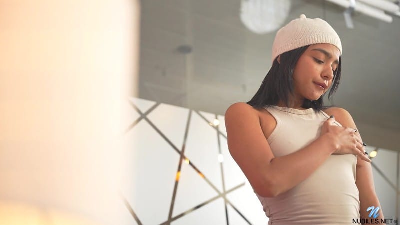 Nubiles 25/12/14 Why Effy Chic Daydream FullHD 5