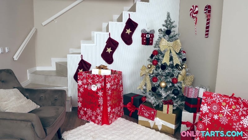 OnlyTarts 25/12/19 Maya Sinn Merry Sexmas Stepdaddy 4k 1