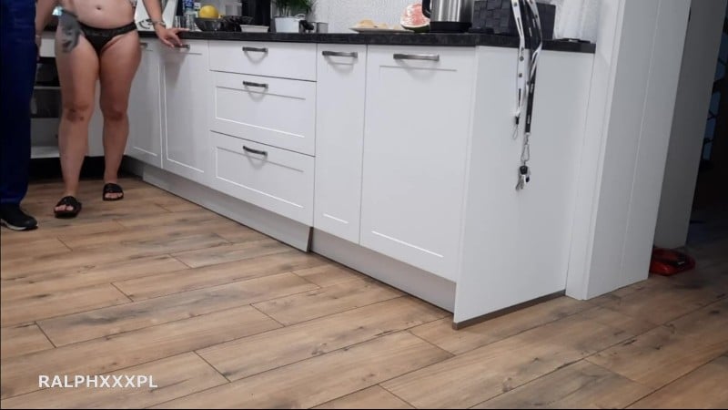 RalphXXXpl - Geile betrugende ehefrau fickt den klempner - cuckold-ehemann creampie-reinigung 5