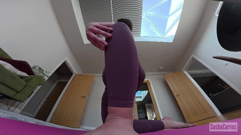 SashaCurves - Yoga With A Gassy Giantess 5
