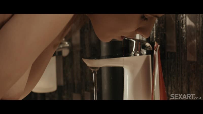 SexArt 25/12/26 Amber Slassh And Peach Lollypop Evening Routine 4k 1