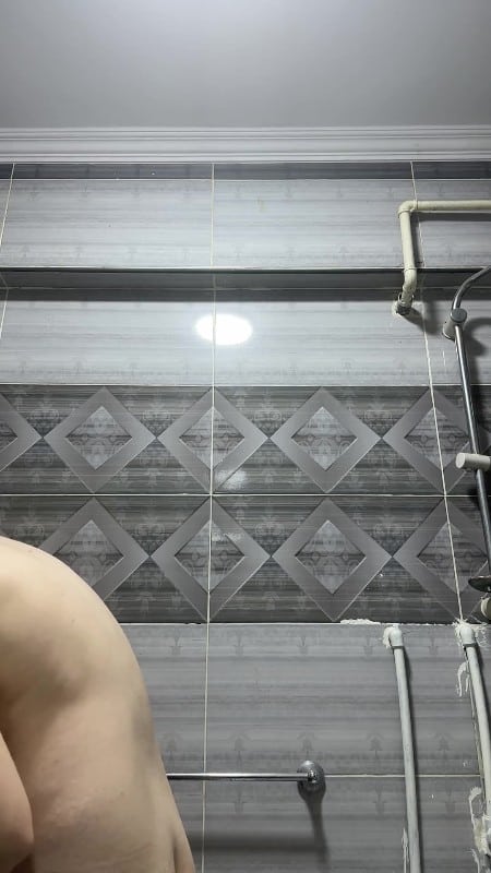 SweetLucy96 - Nackte Putzfrau 3