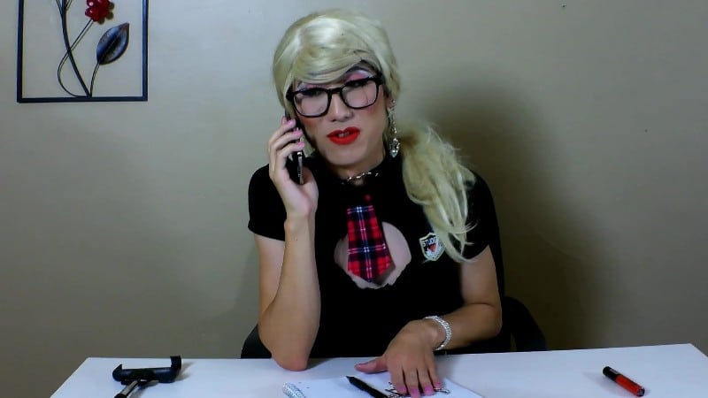 Tia Tizzianni - 19YO Asian Sissy ZIA LIPSTICK n BLOWJOB 2