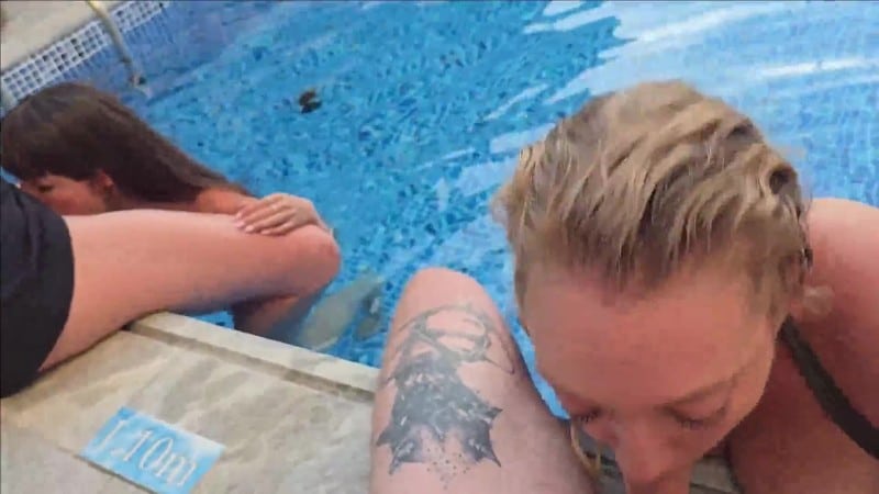 Valery Venom - Poolabend eskaliert - 2 blanke Schwänze für 2 gierige Fotzen 3