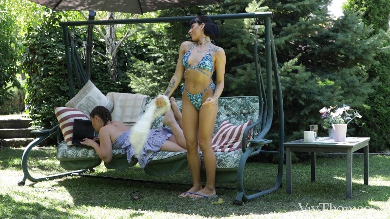 VivThomas 25/12/19 Sarah Heizel And Dolly Diore Bikini Tease 4k 1