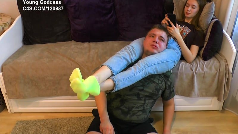 Young Goddess - Ignoring Him 3