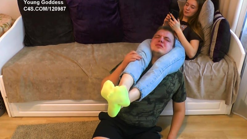 Young Goddess - Ignoring Him 4