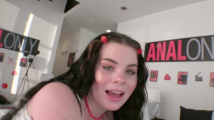 [AnalOnly] 2025-12-22 - Lola Valentine - Slipping It In Lola's Butt [2160p] 4