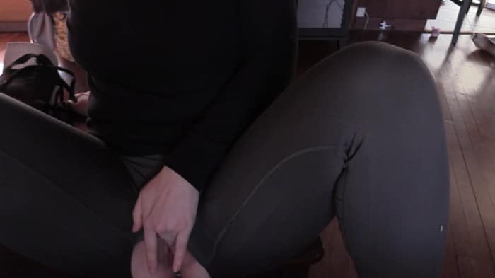 Bettie Bondage - Finding The Hole In Milf's Yoga Pants 1080p - 2020-02-03 Original File 2