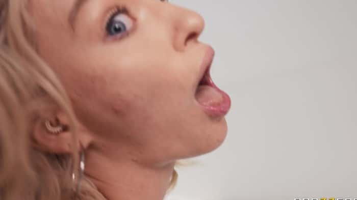 [Brazzers Exxtra] 2025-12-13 - Emma Rosie - Emma Wants To Meet The Masterr [2160p] 5