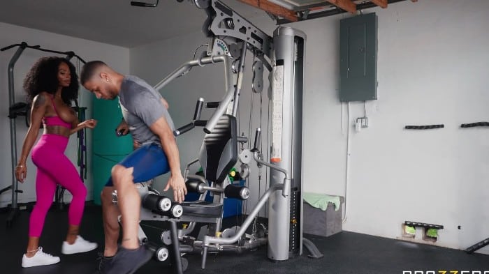 [Brazzers] Sarai Minx - Cum, Slip Inside This Milf 2025 [1080p] 12