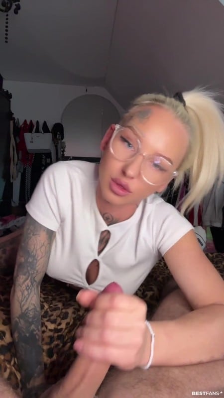 corrado nine666 - Handjob Blowjob und wie hoch kannst du spritzen 1