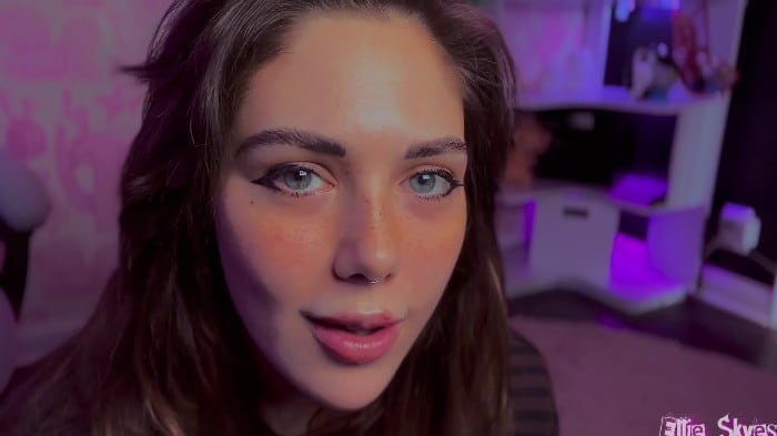 Ellie Skyes - Making Your Sister A Mommy 1