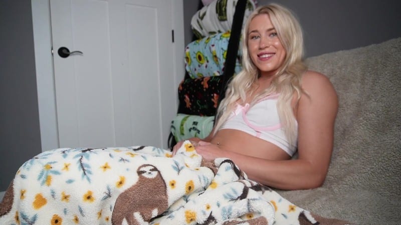 keeks 3005 - Begging For Daddy's Big Cock 22