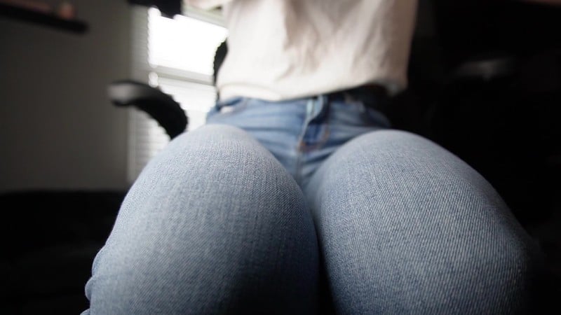 keeks 3005 - Gamer Girl Wets Her Jeans To Win The Game 2