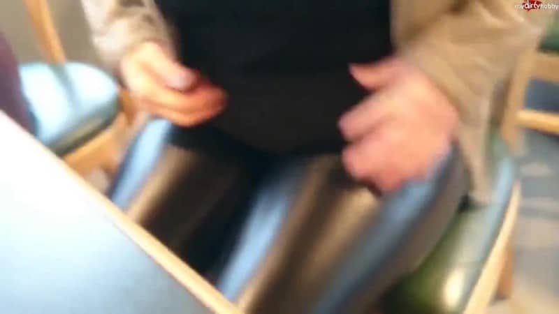 nylonwife - Leggings Spermawalk Heimlich vom Raststätten Mitarbieter vollgewixt 5