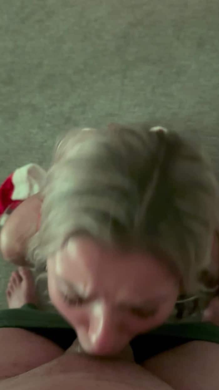 [OF-Madiiitay] Ppv Christmas Blowjob 2025 [1920p] 25