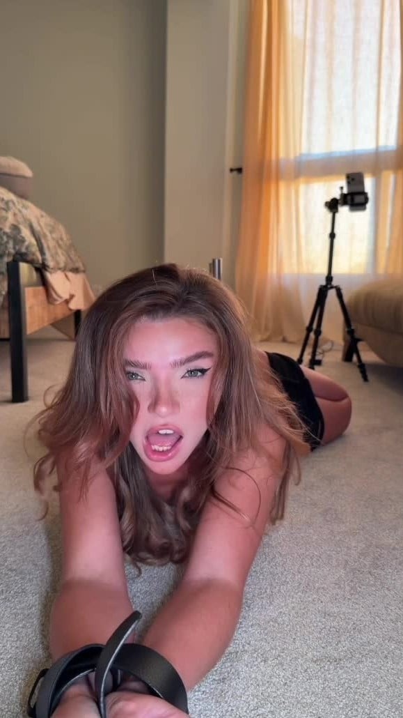 [Onlyfans] Bouge Bb - Bdsm Fuck Machine [1080p] 3