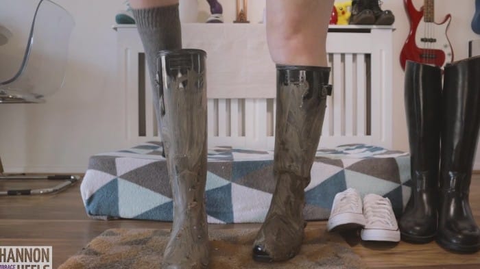 [ManyVids] Shannon Huxley - Step-Daddy Breeds Welly Bitch [1080p] 4