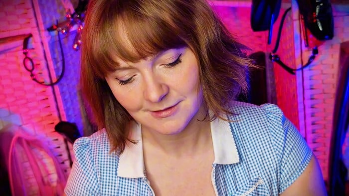 [ManyVids] Shannon Huxley - Spitty Suckjob Nylon Head [2160p] 1