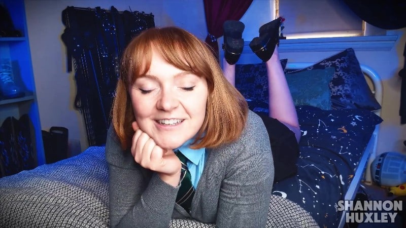 shannon huxley - suck the family pooch 1