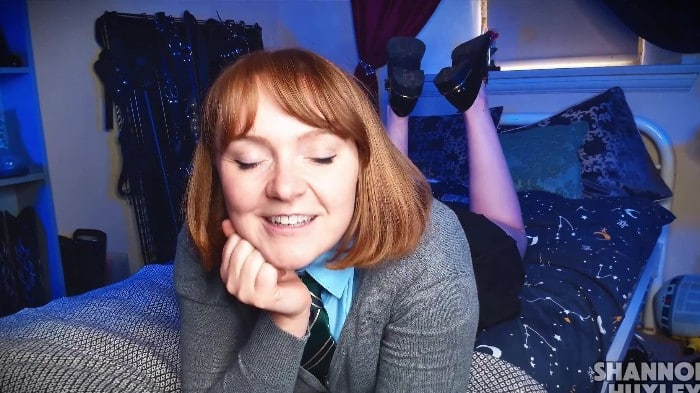 [ManyVids] Shannon Huxley - Suck The Family Pooch [1080p] 7