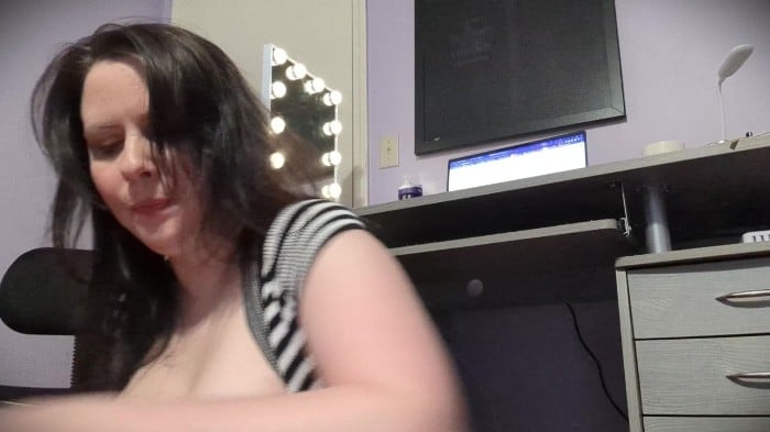 Morgana Laveau - Step-Son Teases Step-Mom While On The Phone (2023-08-04)[1080p] 5