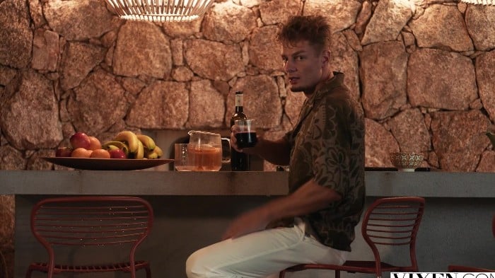 [Vixen] Bratty College Girls Have Naughty Threesome - Polly Yangs Era Queen - 2025-12-03 - 1080p 1