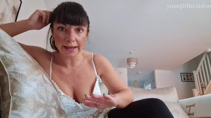 Yourgirlnextdoor1 - A Risky Quickie With Mommy [2160p] 2