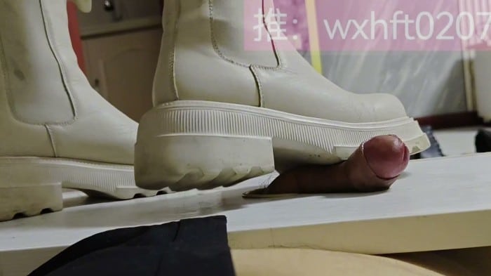 The Girl Wearing White Boots Does Shoejob With Her Boyfriend 2