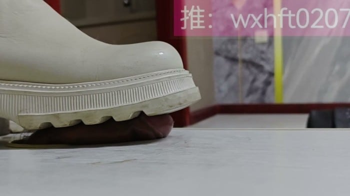 The Girl Wearing White Boots Does Shoejob With Her Boyfriend 3