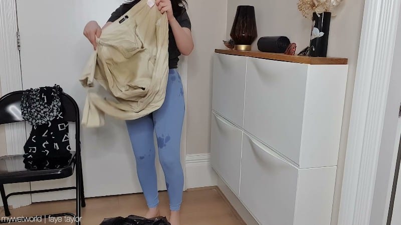 Another-bag-of-clothes-wetting-peeing 5