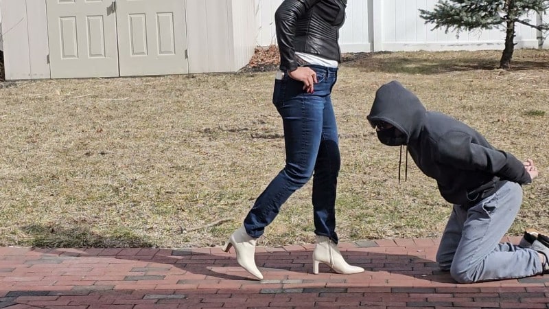 Ballbusting Bianca - Dominabianca - Ballbustingbianca Humiliating Outdoor Fan Meet 2