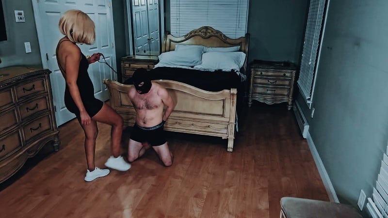 Ballbusting Bianca - Dominabianca - Bossy Biancas Blonde Ballbusting Brutality 10