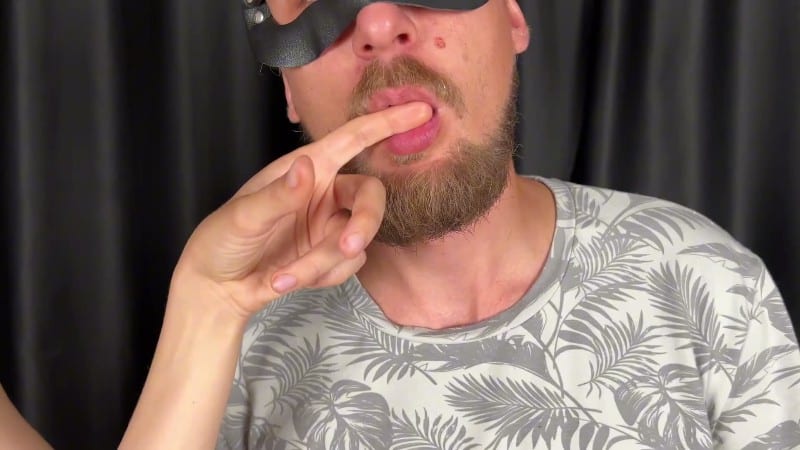 Domina Lee - Sensual Hot Kisses Of Gentle Hands Goddess 2