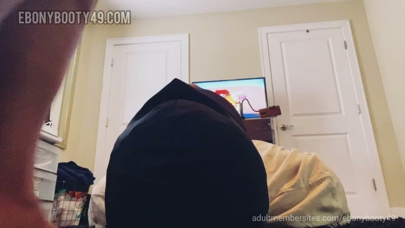 Ebonybooty49 - Eat My Farts As I Watch Tv 1