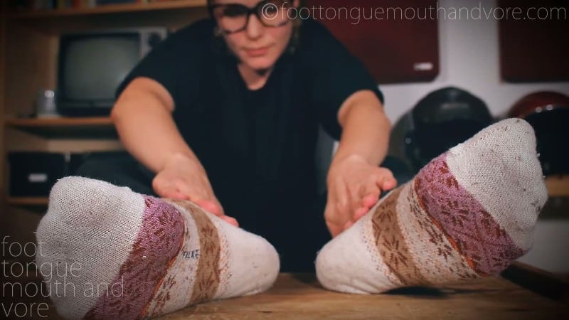 Emma-S-Tired-Feet-After-Work-Winter-Socks-Boots-Bare-Feet- 3