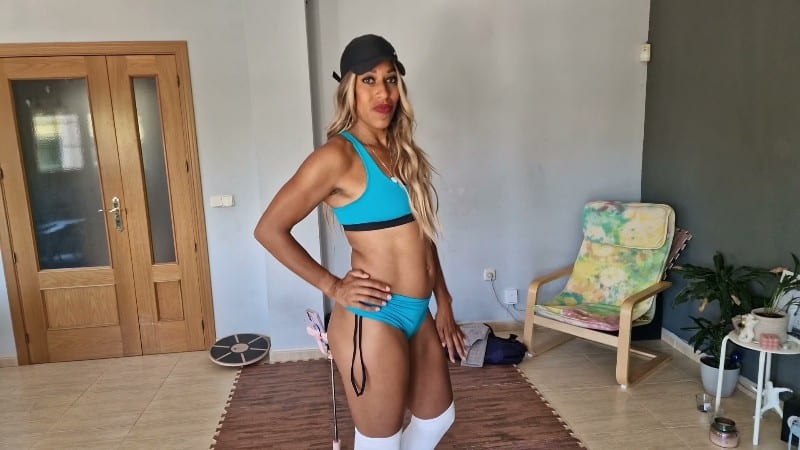 FITFLUENCER-GOBBLES-YOU-UP-VORE 3