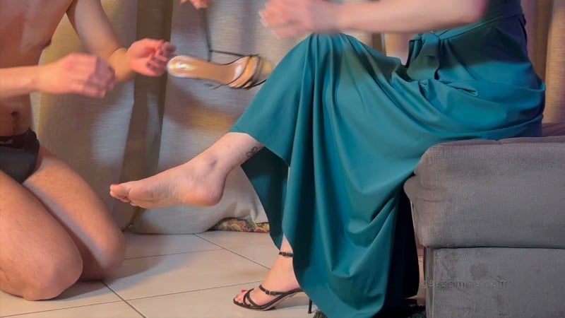 Gea Domina - Demoted From Shoehorn To Sole Shiner 1