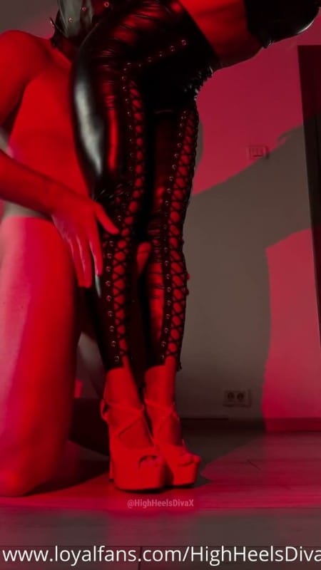 Goddess Maisha - Latex Domination - My Slave Worships And Endures My Crushing Control 2