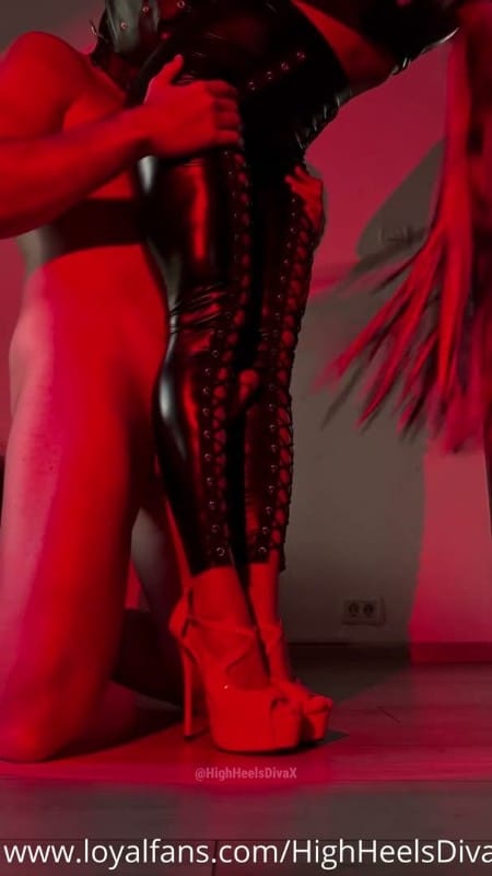 Goddess Maisha - Latex Domination - My Slave Worships And Endures My Crushing Control 1