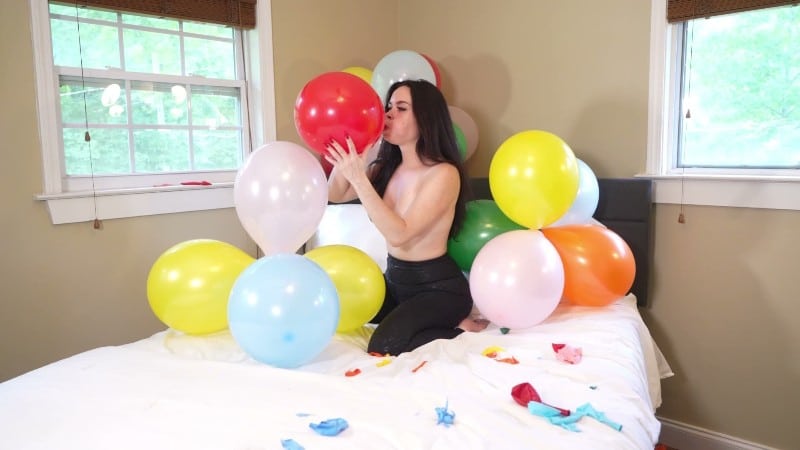 Jasmin Jai Studios - Babysitting Balloon Surprise 3