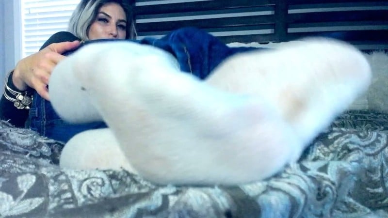 Kerri Kings Naughty Pleasures - Kerri King Rewards Daddy for Her Shopping Trip with a Dirty Sock Footjob Cum Countdown 2