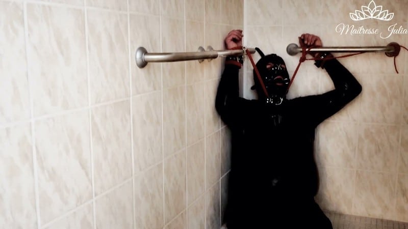 Maitresse-Julia-This-Slave-Gives-Me-Everything-He-Owns-Female-Domination-Latex-Femdom 4