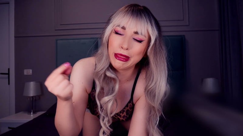 Miss Amellia - Stroking Clown 2