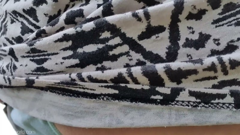 Panty-peeing-by-the-stream 5