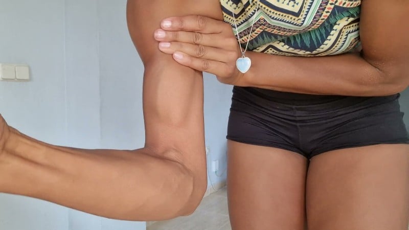 Plump-neck-and-arm-veins 4