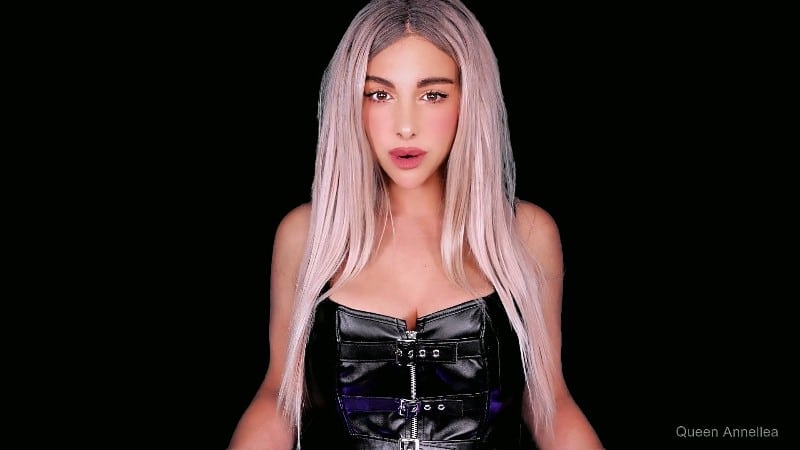 QueenAnnellea - Horny and Ready to Eat it 3