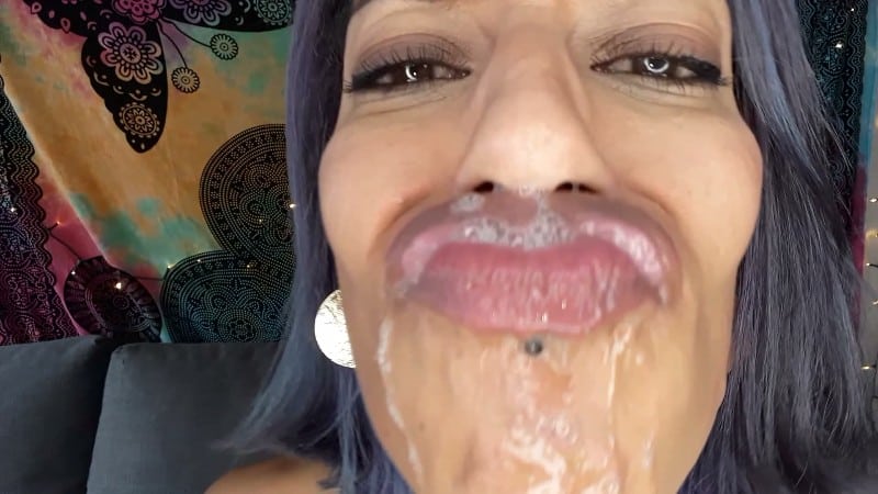 Sloppy-lip-sniffing-II 2