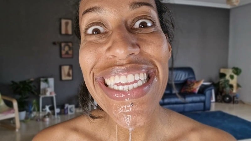 Smile-Drool-Cum-target 4